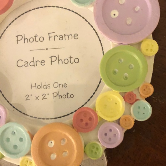 Button photo frame, NWOT, Kohl’s - Picture 3 of 3